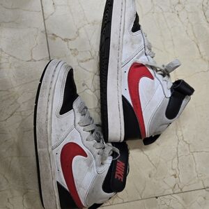 Nike kids size 5 shoes